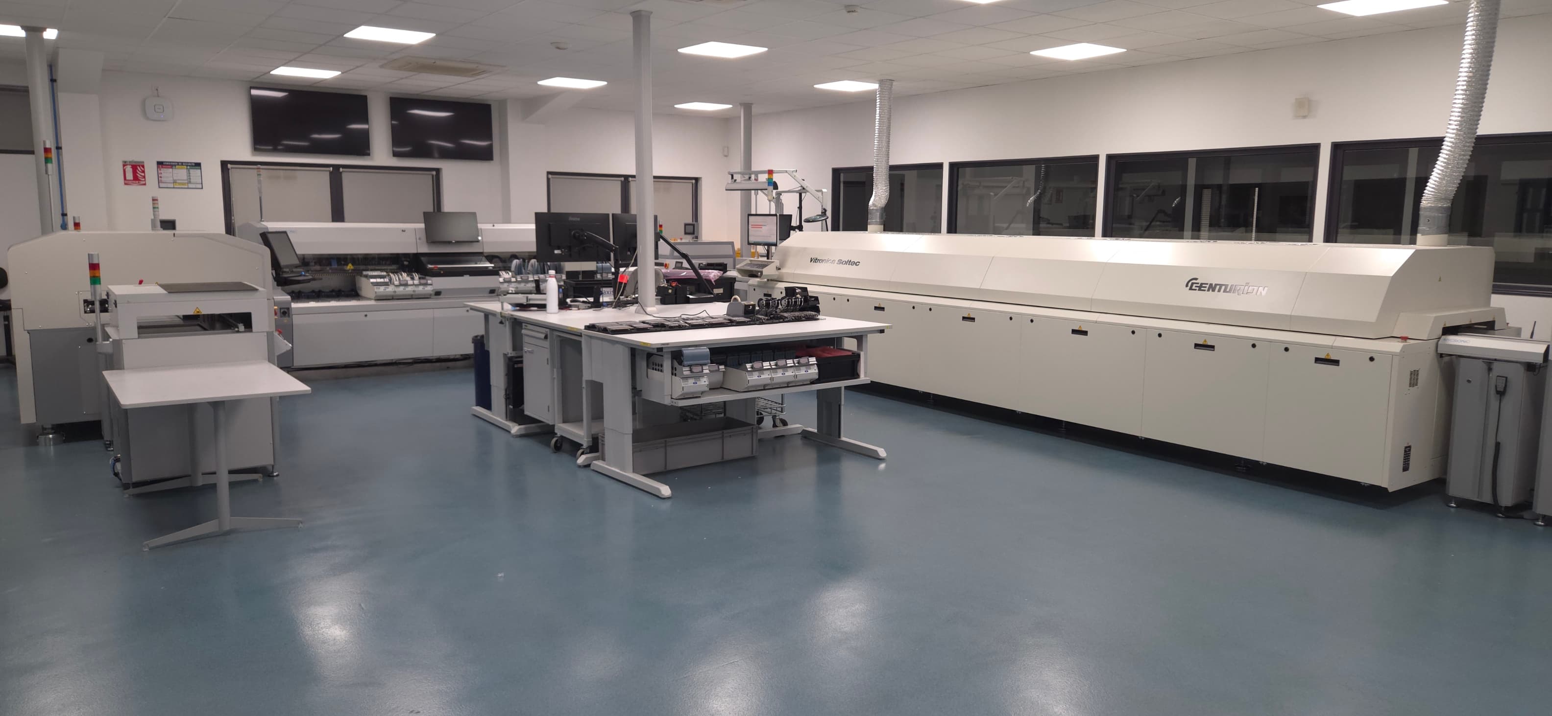L'atelier d'assemblage CMS d'Axis Électronique à Changé-lès-Laval